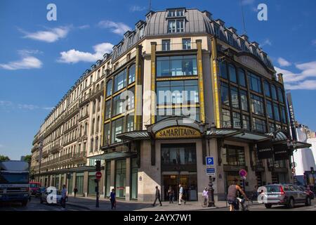 Signe Samaritaine sur l'entrée du magasin de Paris Banque D'Images