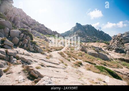 Rochers et montagnes. Paysage De La Vallée De La Lune (Valle Della Luna) Capo Testa, Sardaigne, Italie. Banque D'Images