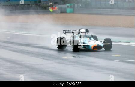 Klaus Bergs conduisant son Blue, 1971, Brabham BT36, dans le humide , pendant la course historique de Formule 2 de la HSCC ('67 - '78) au Silverstone Classic 2019 Banque D'Images