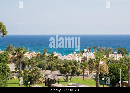 Protaras. Chypre - 5 Octobre 2018 : Panorama De Protaras. Paysage Méditerranéen. Banque D'Images