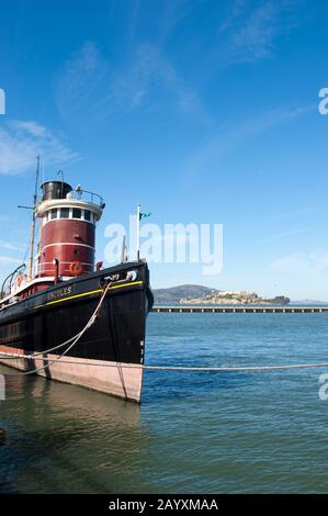 Le remorqueur Hercules à la vapeur au Musée maritime et au Parc National Historic Park au bord de l'eau de San Francisco, Californie, États-Unis. Banque D'Images