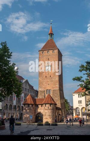 Le Weißer Turm (Tour Blanche) à Nuremberg, Bavière, Allemagne. Banque D'Images
