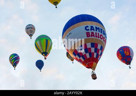 Manacor, Mallorca, Espagne - 27 Octobre 2019: Fai European Hot Air Balloon Championship En Espagne. Des ballons survolant Majorque Banque D'Images