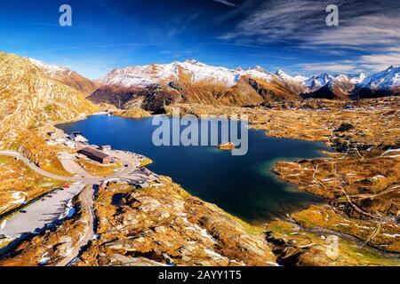 Sur le lac Totensee Nyon en Suisse, canton du Valais, Suisse, Europe. Banque D'Images