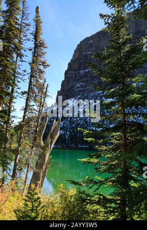 Lac Caché Près Du Lac Grinnell, À L'Est Du Parc National Des Glaciers, Montana. Banque D'Images