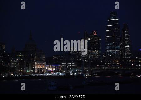 Vue sur le London Skyline depuis le pont de Waterloo, montrant la cathédrale St Paul, la Tour 42, 22 Bishopsgate et le Leadenhall Building (également connu sous le nom de Cheesegrater). Photo PA. Date De L'Image: Lundi 17 Février 2020. Crédit photo devrait lire: Kirsty O'Connor/PA Wire Banque D'Images