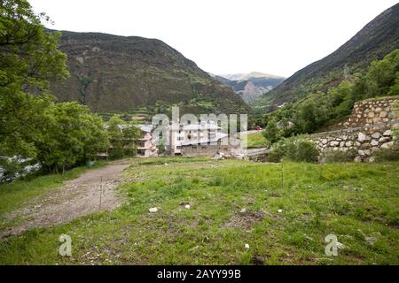 Montagnes d'Encamp, une petite ville d'Andorre. Il a été considéré comme un important centre de sports d'été et d'hiver pour le tourisme d'Andorre. Près des activités Banque D'Images