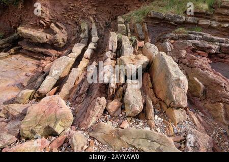 Février 2020 - formations rocheuses sur la plage de Portishead, North Somerset, Royaume-Uni Banque D'Images