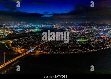 Photo aérienne, arche du Rhin, district d'Oberkassel, Golzheim, Düsseldorf, Rhénanie-du-Nord-Westphalie, Allemagne, DEU, Europe, vue sur les oiseaux, aérienne Banque D'Images