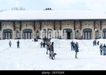 Montréal, Canada - 16 février 2020 : le Mont Royal Chalet (Français : chalet du Mont-Royal) est un bâtiment célèbre situé près du sommet du Mont-Royal en wi Banque D'Images