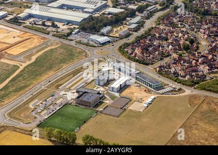 Sybil Andrews Academy et Skyliner Sports Center, vue aérienne, au Bury St Edmunds, Suffolk, Royaume-Uni Banque D'Images