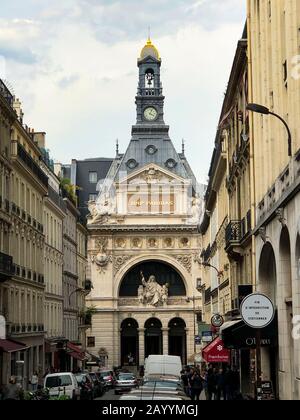 BNP Paribas S.A. est un groupe bancaire international français. Banque D'Images