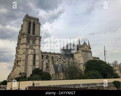 Paris, France - 05.23.2019 : la cathédrale notre Dame de Paris est en construction après le grand incendie qui a détruit le toit de la cathédrale Banque D'Images