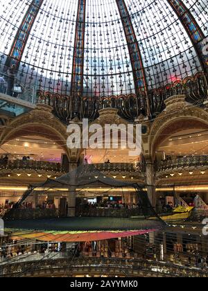 L'intérieur des Galeries Lafayette à Paris Banque D'Images