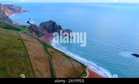 Incroyable porte de Durdle à la côte jurassique d'Angleterre - vue d'en haut Banque D'Images