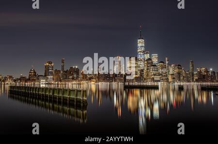 New York City Skyline at Night Banque D'Images