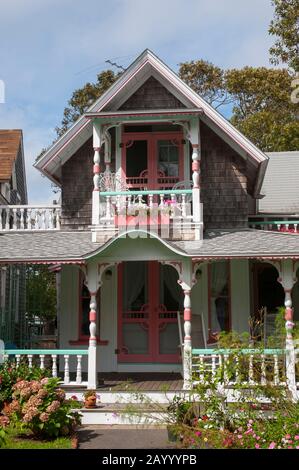 Chalets victoriens de pain d'épices à Oak Bluffs sur Martha's Vineyard, Massachusetts, États-Unis. Banque D'Images