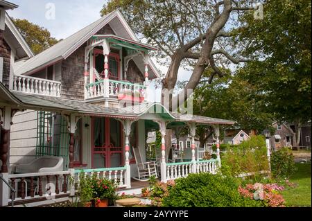 Chalets victoriens de pain d'épices à Oak Bluffs sur Martha's Vineyard, Massachusetts, États-Unis. Banque D'Images