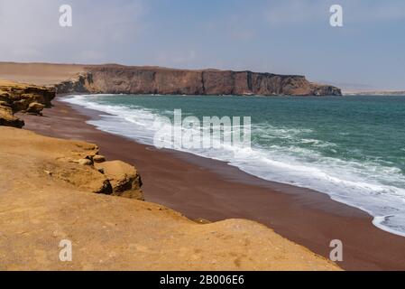 Plage De Sable Rouge Paracas Réserve Nationale Pérou Amérique Du Sud Banque D'Images