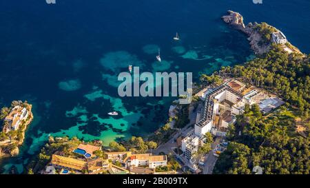 Vue aérienne, station balnéaire de Cala Fornells, bateaux à voile dans la baie de Santa Ponça, Paguera, Majorque, Europe, Iles Baléares, Espagne, bateaux, baie, ES Banque D'Images