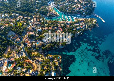 Vue aérienne, Port de Santa Ponsa, Calo d'en Pellicer Bay and Beach, Santa Ponsa, Calvià, Majorque, Espagne, Europe, Iles Baléares, bateaux, amarrage, bo Banque D'Images