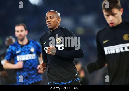 Ashley Young of Internazionale au cours de son échauffement avant le championnat italien Serie UN match de football entre SS Lazio et FC Internazionale le 16 février 2020 à Stadio Olimpico à Rome, Italie - photo Federico Proietti/ESPA-Images Banque D'Images