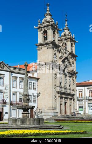 Santa Cruz Ou Eglise Sainte-Croix, Place Carlos Amarante, Braga, Minho, Portugal Banque D'Images