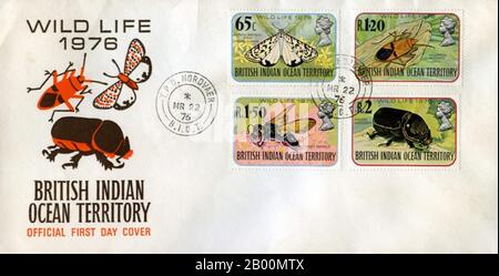 BIOT (territoire britannique de l'océan Indien) : couverture DU premier jour DE BIOT. Le territoire britannique de l'océan Indien (BIOT) ou les îles Chagos (anciennement les îles pétrolières) est un territoire d'outre-mer du Royaume-Uni situé dans l'océan Indien, à mi-chemin entre l'Afrique et l'Indonésie. Le territoire comprend un groupe de sept atolls comprenant plus de 60 îles individuelles, situées à environ 500 kilomètres (310 mi) au sud de l'archipel des Maldives. La plus grande île est Diego Garcia (zone 44 km carré), site d'une installation militaire conjointe du Royaume-Uni et des États-Unis. Banque D'Images
