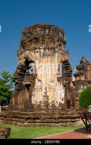 Thaïlande: Sanctuaire khmer, Wat Kamphaeng Laeng, Phetchaburi. Wat Kamphaeng Laeng était à l'origine un lieu de culte khmer hindou du XIIe siècle, devenant plus tard un temple bouddhiste. Phetchaburi a probablement aussi marqué l'étendue la plus méridionale de l'empire khmer. Banque D'Images