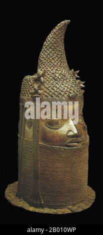 Nigeria : tête en bronze d'une reine mère Edo, Royaume du Bénin, XVIe-XVIIIe siècles. L'Empire du Bénin (1440–1897) était un État africain précolonial dans ce qui est maintenant le Nigeria moderne. Il ne faut pas la confondre avec le pays moderne appelé Bénin (anciennement appelé Dahomey). Banque D'Images