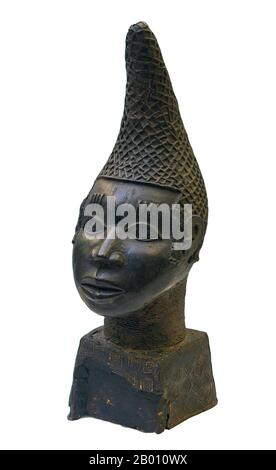 Nigeria : tête en bronze d'une reine mère Edo, Royaume du Bénin, XVIe-XVIIIe siècles. L'Empire du Bénin (1440–1897) était un État africain précolonial dans ce qui est maintenant le Nigeria moderne. Il ne faut pas la confondre avec le pays moderne appelé Bénin (anciennement appelé Dahomey). Banque D'Images