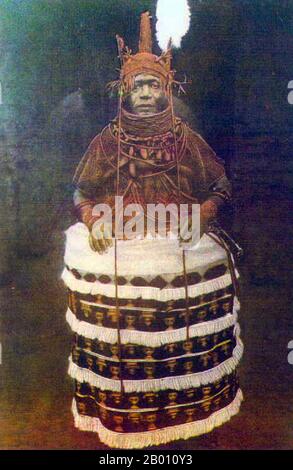 Nigéria: Omo n'Oba n'Edo Uku Akpolopolo Eweka II, Oba du Bénin (1914-1933). L'Empire du Bénin (1440–1897) était un État africain précolonial dans ce qui est maintenant le Nigeria moderne. Il ne faut pas la confondre avec le pays moderne appelé Bénin (anciennement appelé Dahomey). Banque D'Images