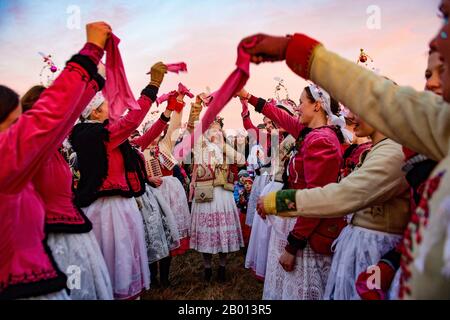 Unetice, République Tchèque. 15 février 2020. Les promenades traditionnelles de carnaval de Roztoky près de Prague à Unetice, République tchèque, le samedi 15 février 2020. Crédit: Roman Vondous/Ctk Photo/Alay Live News Banque D'Images