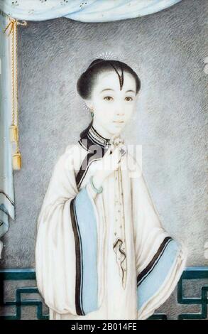 Chine : une jeune femme chinoise. Peinture huile sur toile par George Chinnery (5 janvier 1774 – 30 mai 1852), 19e siècle. George Chinnery était un peintre anglais qui a passé la plus grande partie de sa vie en Asie, en particulier en Inde et dans le sud de la Chine. Chinnery est né à Londres et, après une formation en Angleterre, est devenu un célèbre peintre de portrait en Irlande en 1802. Il a épousé sa femme Marianne le 19 avril 1799 à Dublin. Son père possédait plusieurs navires de commerce et son frère aîné, William Chinnery, possédait ce qui est maintenant Gilwell Park. Il était un ami proche de l'artiste, William Armfield Hobday. Banque D'Images