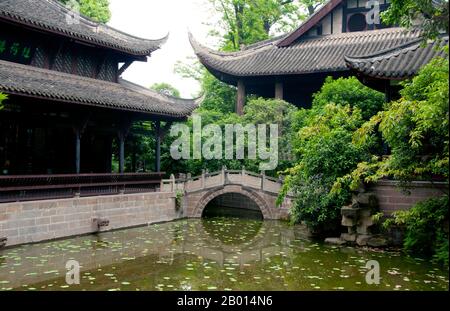 Chine : Wuhou ci (Wuhou ancestral ou Memorial Hall), Chengdu, province du Sichuan. Wuhou ci est dédié à Zhangel Liang, héros du classique "la romance des trois royaumes" et de son empereur, Liu BEI. Zhong Liang (181–234) était un chancelier de Shu Han pendant la période des trois royaumes de l'histoire chinoise. Il est souvent reconnu comme le stratège le plus grand et le plus accompli de son époque. Chengdu, anciennement Chengtu, est la capitale de la province du Sichuan, dans le sud-ouest de la Chine. Au début du 4ème siècle av. J.-C., le 9ème Kvising roi de l'ancien Shu a déplacé sa capitale à l'emplacement actuel de la ville. Banque D'Images