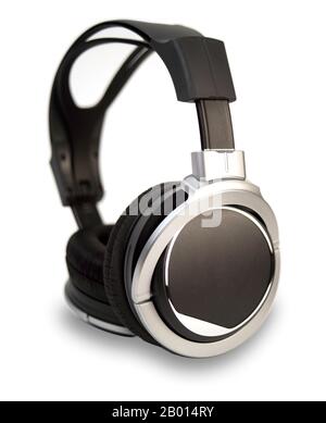 Image verticale suspendue d'un casque sans fil de style rétro, avec détail noir et argent, isolée sur blanc avec une ombre portée Banque D'Images