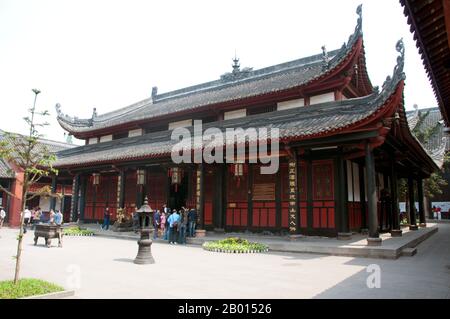 Chine : Wenshu Yuan (temple de Wenshu), Chengdu, province du Sichuan. Wenshu Yuan (temple de Wenshu) remonte à la dynastie Tang (18 juin 618 – 4 juin 907), et était à l'origine connu sous le nom de temple Xinxiang. C'est maintenant un temple bouddhiste Zen populaire. Chengdu, anciennement Chengtu, est la capitale de la province du Sichuan, dans le sud-ouest de la Chine. Au début du 4ème siècle avant notre ère, le 9ème Kvising roi de l'ancien Shu a déplacé sa capitale à l'emplacement actuel de la ville de Pixian aujourd'hui proche. Banque D'Images