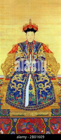 Chine : impératrice Xiao hui Zhang (5 novembre 1641 - 7 janvier 1718) deuxième consort de l'empereur Shunzhi. Toile à suspendre, fin du XVIIe siècle. L'impératrice Xiaohuizhang, née Alatan Qiqige, était à l'origine du clan Khorchin Mongol Borjigit. Lorsque le premier Empress de Shunzhi a été rétrogradé en 1653, Xiaohuizhang a été promu Consort. Un an plus tard, elle devient officiellement la deuxième impératrice de Shunzhi. Quand l'empereur Kangxi monta sur le trône, elle fut honorée comme l'impératrice du Dowager Renxian, bien qu'elle n'était pas la mère biologique du nouvel empereur. Banque D'Images