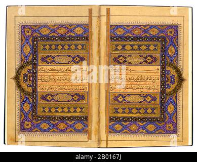 Afghanistan : folios d'un Qur'an illuminé datant de 1519, peut-être de Herat. Les plus anciennes illuminations du Coran ont été faites par le célèbre illuminateur Yari Mudhahhib, qui était actif sous les derniers Timuridés et les premiers Safavides. Le texte a été écrit en Naskh par le calligraphe Qasim Ali al-Hirawi en 1519. Une traduction persane du texte arabe du Coran a été ajoutée en rouge Nastaliq. Le manuscrit était une fois dans la bibliothèque de Qutb Shahis à Golconda, mais tomba entre les mains des Grands Mughals quand Aurangzeb a conquis Golconda en 1687. Banque D'Images