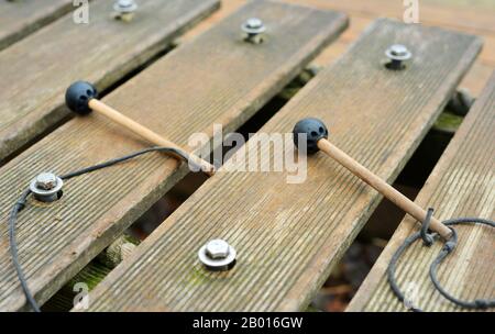 détail extérieur en bois xylophone Banque D'Images