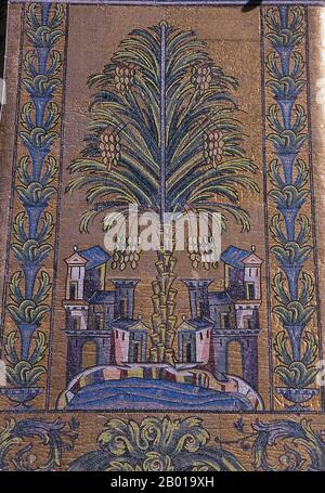 Syrie : mosaïque sur le dôme du Trésor, mosquée Umayyad, Damas. La Mosquée Omeyyade, également connue sous le nom de Grande Mosquée de Damas, est l'une des plus grandes et des plus anciennes mosquées du monde. Il est considéré comme le quatrième lieu le plus sacré de l'Islam. On croit que la construction de la mosquée a commencé peu après la conquête arabe de Damas en 634. La mosquée contient un sanctuaire dédié à Jean-Baptiste ainsi que le tombeau de Saladin. Banque D'Images