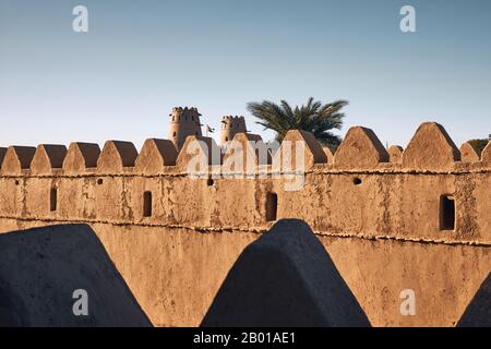 Mur fortifié du fort historique à Al Ain, Emirats Arabes Unis Banque D'Images