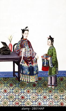 Chine : représentation peinte à la main de maîtresse et servante dans la haute société de la dynastie Qing du 19e siècle. Scènes de service d'un petit album connu sous le nom de Chinese Drawings : court and Society, montrant le style contemporain et la mode à la Cour Qing. La dynastie Qing était la dernière dynastie de Chine, régnant de 1644 à 1912. Les dirigeants Qing appartenaient au clan Jurchen Aisin Gioro, une tribu nomade originaire du nord-est de la Grande Muraille, dans le nord-est de la Chine contemporaine. Au cours de son règne, les Qing se sont fortement intégrés à la culture chinoise. Banque D'Images