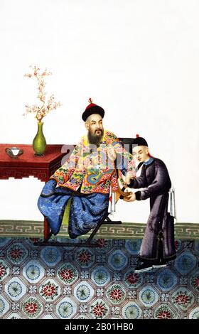 Chine : représentation peinte à la main du maître et du serviteur dans la haute société de la dynastie Qing du 19e siècle. Scènes de service d'un petit album connu sous le nom de Chinese Drawings : court and Society, montrant le style contemporain et la mode à la Cour Qing. La dynastie Qing était la dernière dynastie de Chine, régnant de 1644 à 1912. Les dirigeants Qing appartenaient au clan Jurchen Aisin Gioro, une tribu nomade originaire du nord-est de la Grande Muraille, dans le nord-est de la Chine contemporaine. Au cours de son règne, les Qing se sont fortement intégrés à la culture chinoise. Banque D'Images