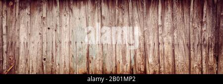 Vieux planks en bois texture avec des ongles rouillés, arrière-plan panoramique vintage Banque D'Images