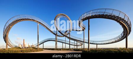 Tiger and Turtle – montagne magique, installation artistique et site touristique à Angerpark, Allemagne, Rhénanie-du-Nord-Westphalie, région de la Ruhr, Duisburg Banque D'Images