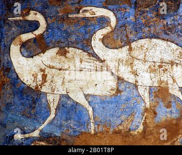 Ouzbékistan : grues. Détail d'une section des peintures murales de l'Afrasiab, c. 850 de notre ère. La peinture Afrasiab est un exemple rare de l'art sogdien Il a été découvert en 1965 lorsque les autorités locales ont décidé de construire une route au milieu du monticule de Afrāsiāb, l'ancien site de Samarkand pré-mongol. Il est maintenant conservé dans un musée spécial sur le monticule de Afrāsiāb. C'est la peinture principale que nous avons de l'art ancien sogdien La peinture remonte au milieu du 7e siècle de notre ère. Banque D'Images