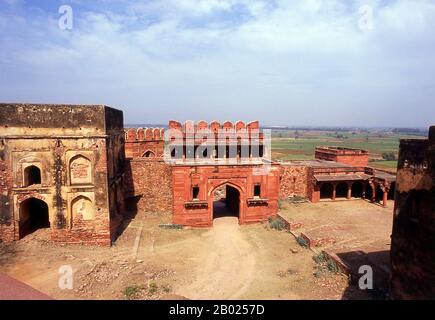 Fatehpur Sikri (la ville de la Victoire) a été construite au cours de la seconde moitié du XVIe siècle par l'empereur Akbar ((r. 1556-1605)). C'était la capitale de l'Empire Mughal depuis 10 ans. Banque D'Images