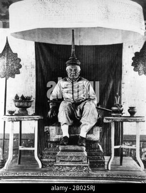 Laos : Roi Oun Kham (R. 1872-1887 et 1889-1895), souverain de Luang Prabang. Pendant son règne, en 1893, le Laos est devenu un protectorat français et une partie de l'Indochine française. OUN Kham (1811/1816 - 15 décembre 1895) était roi de Luang Prabang de 1872 à 1887 et une deuxième fois entre 1889 et 1895. Le 7 juin 1887, la capitale royale lao a été saisie et mise à sac par des pirates ; le souverain âgé s'est à peine échappé avec sa vie. Entre ses deux périodes de règne, il est exilé à Bangkok en Thaïlande où il apporte son aide à Auguste Pavie (le premier vice-consul français à Luang Prabang en 1885). Banque D'Images