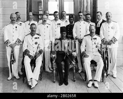 Sayyid Ali bin Hamud Al-Bussaid (7 juin 1884 – 20 décembre 1918) (arabe : علي بن حمود البوسعيد‎) était le huitième sultan de Zanzibar. Ali a gouverné Zanzibar du 20 juillet 1902 au 9 décembre 1911, ayant succédé au trône de la mort de son père, le septième sultan. Il n'a servi que quelques années comme sultan à cause de la maladie. En 1911, il abdiqua en faveur de son beau-frère Sayyid Khalifa bin Harub Al-Bussaid. Banque D'Images